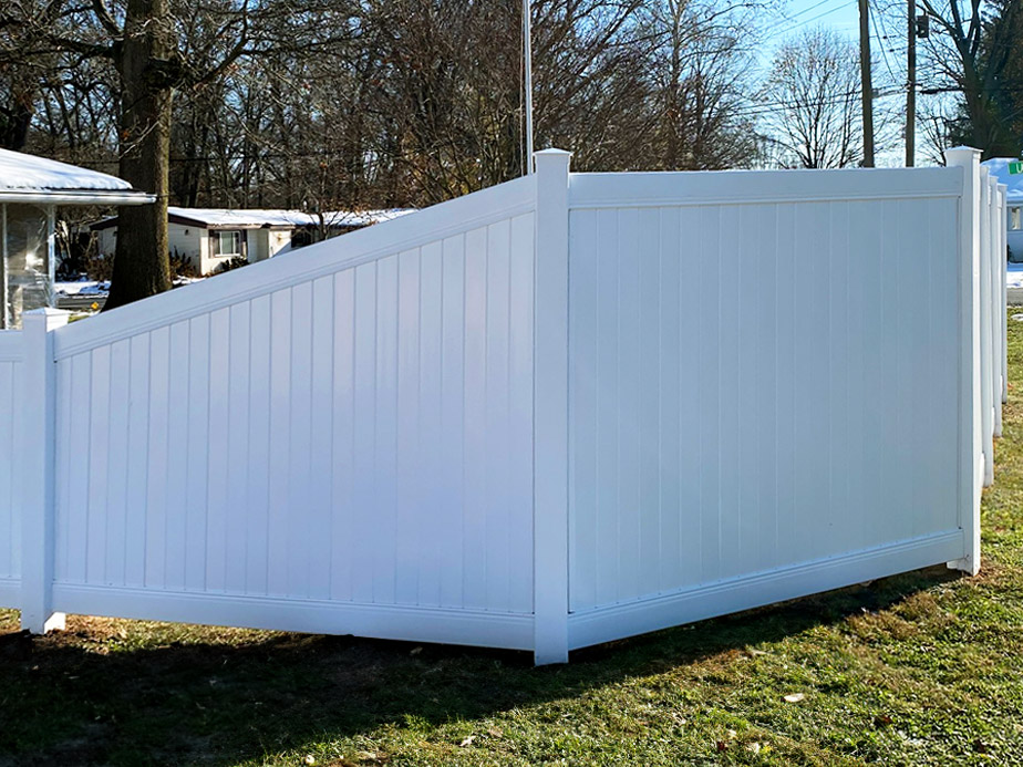 Vinyl fence company in the Elkhart Indiana area.