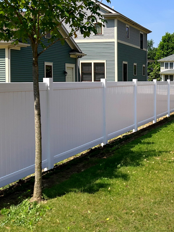 Vinyl fencing benefits in Elkhart Indiana