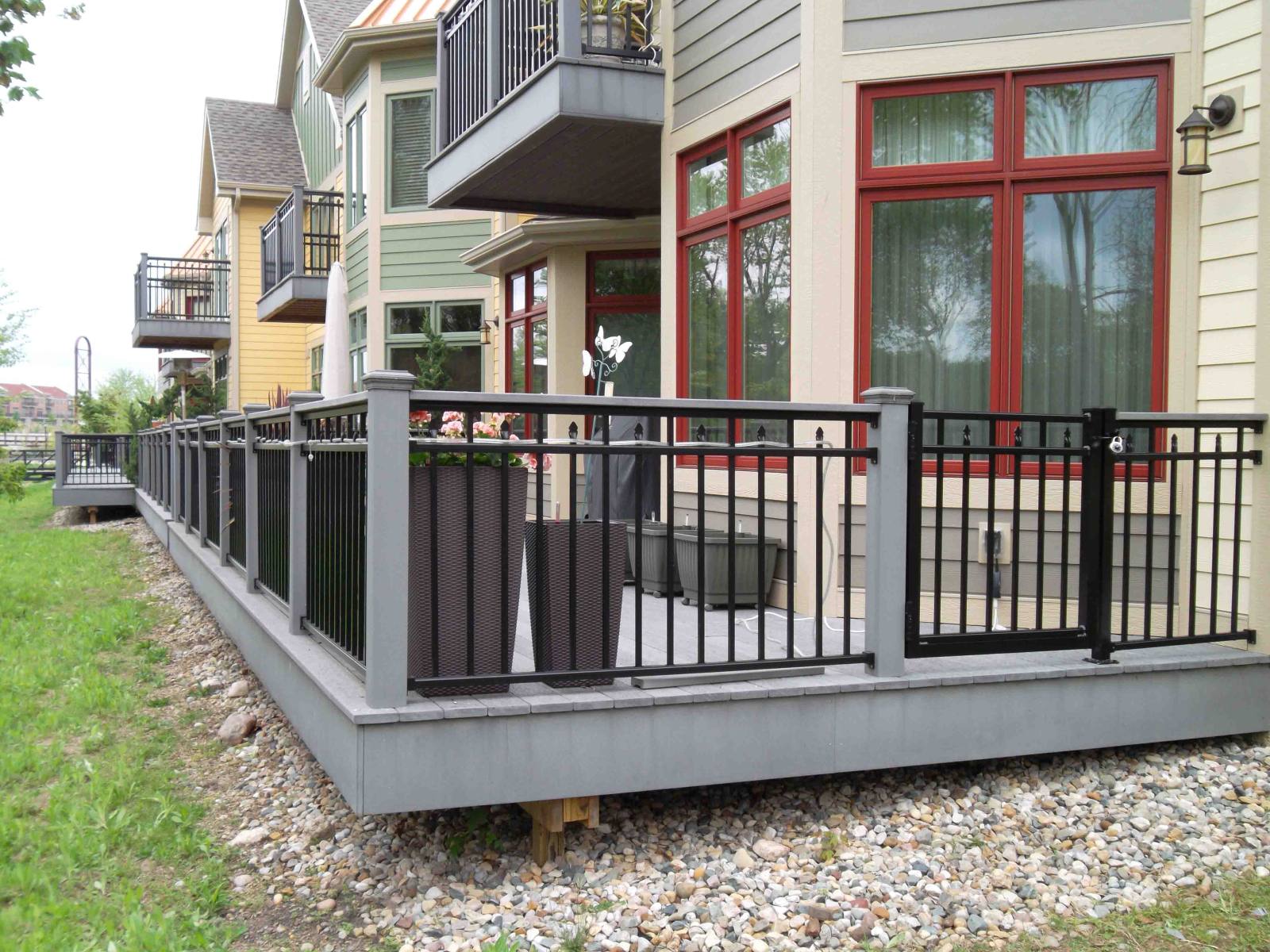 Residential wood fence company in Elkhart Indiana